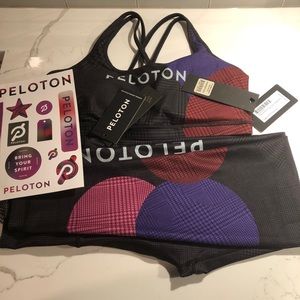SOLD 💰 Peloton Topsy Turvy Sports Bra & Leggings